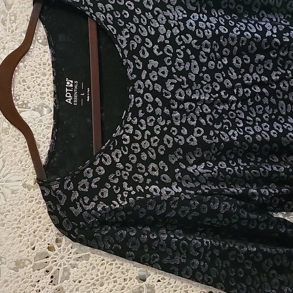 Apt.9 Essentials woman's top - Picture 6 of 8